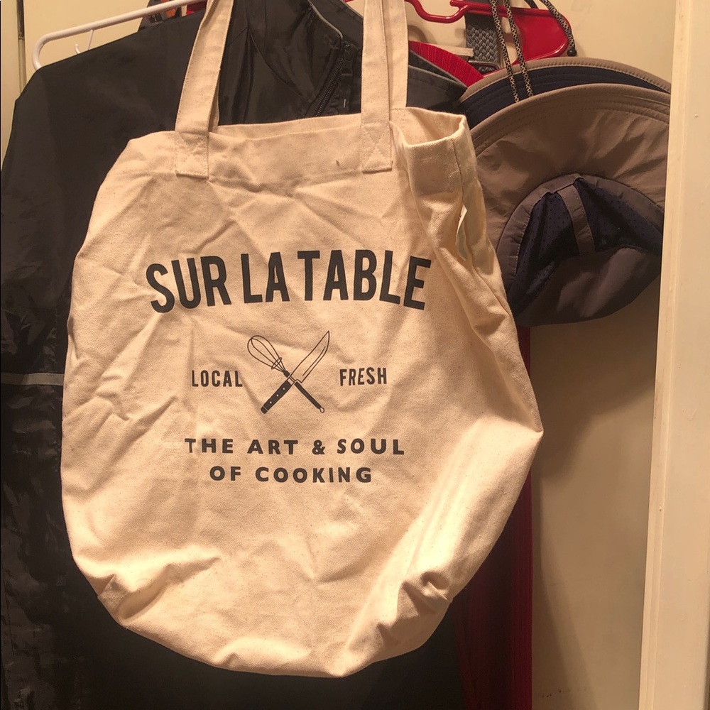 Sur La Table Tote Bag- 152A  $8 or 🦋.  Price is firm unless bundled